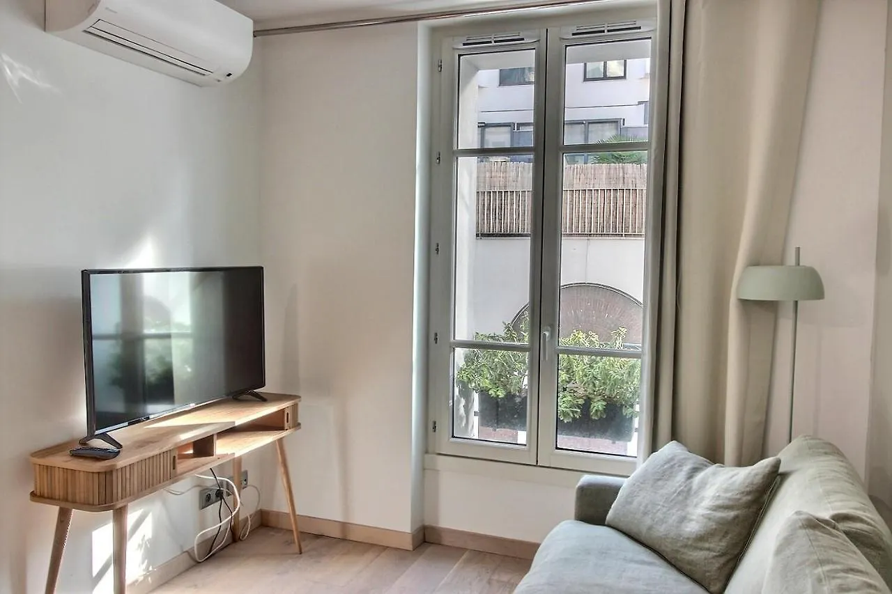 Apartment 118901 - Appartement 2 Pieces 4 Personnes Paris France